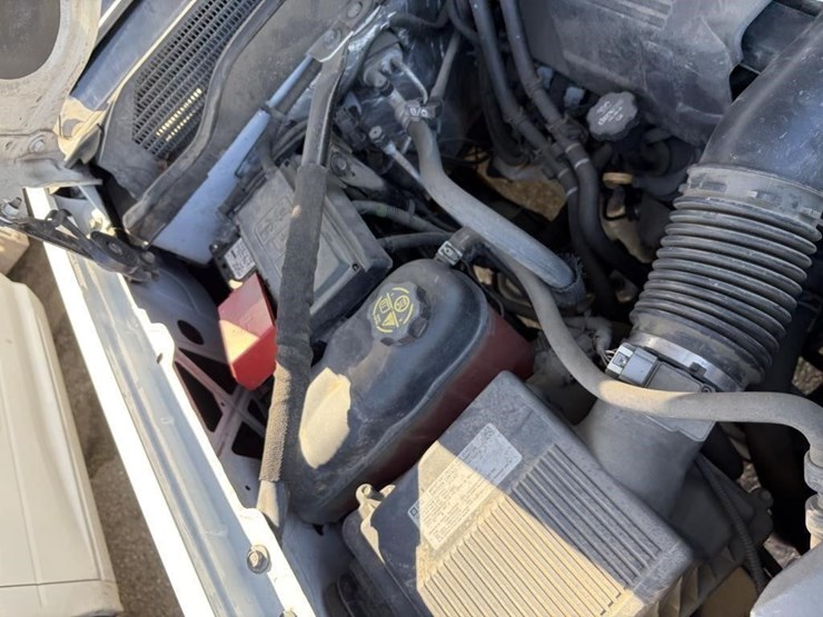 2015-chevrolet-2500-image-17