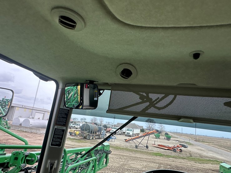 2021-john-deere-r4044-image-111