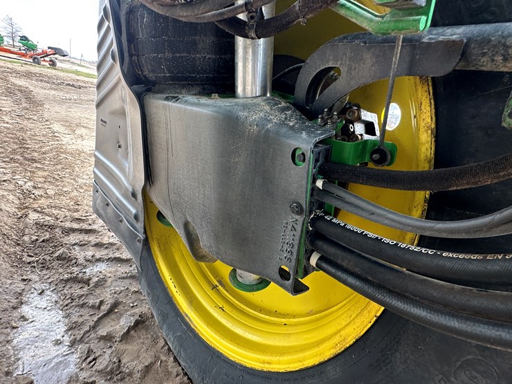 2021-john-deere-r4044-image-24