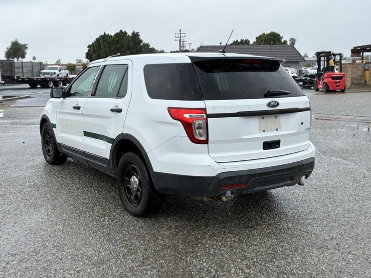 2015-ford-explorer-image-4