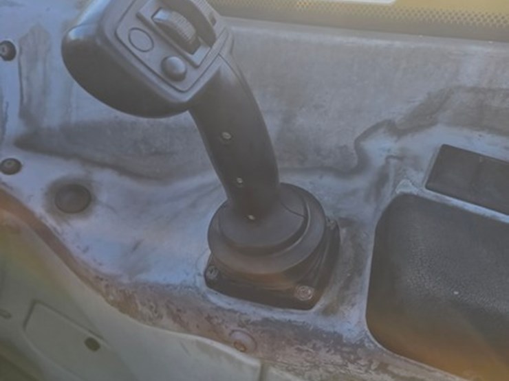 2009-caterpillar-th406-image-18