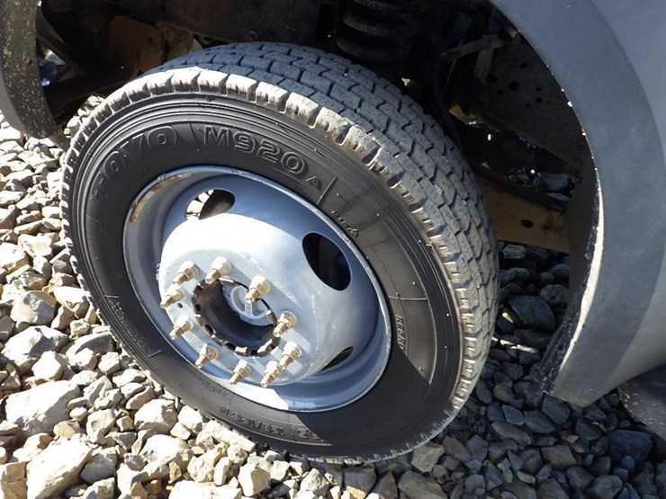 2006-ford-f550-image-38