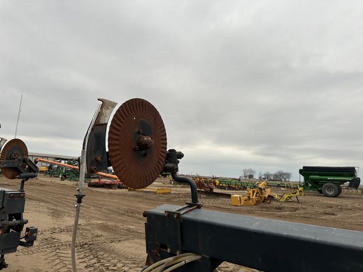 #38849-•-yetter-76"-twin-row-knife-applicator-image-24