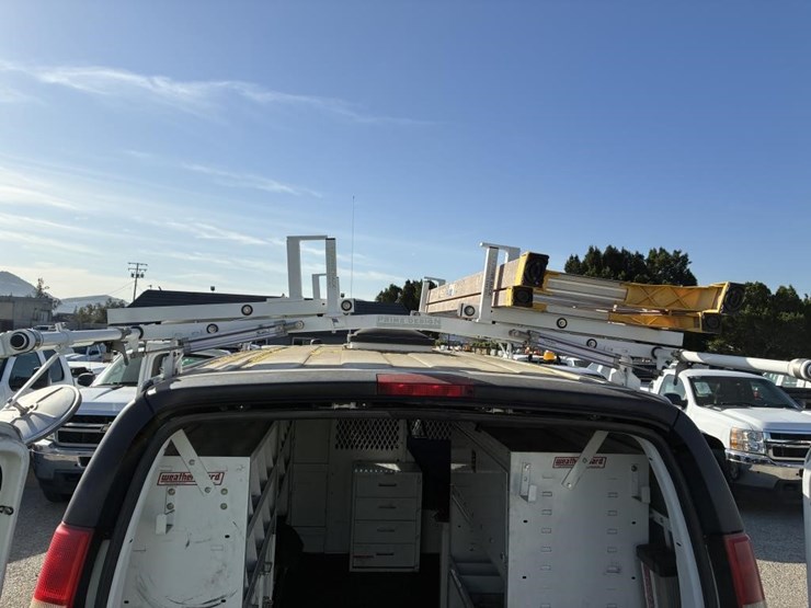 2008-chevrolet-express-3500-image-30