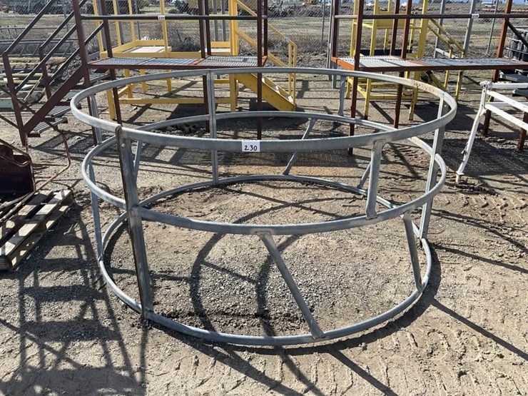8'-circular-steel-feeder-pen-image-2