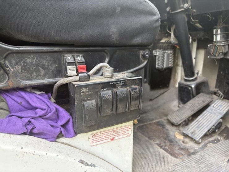 2008-autocar-wxr64-image-22