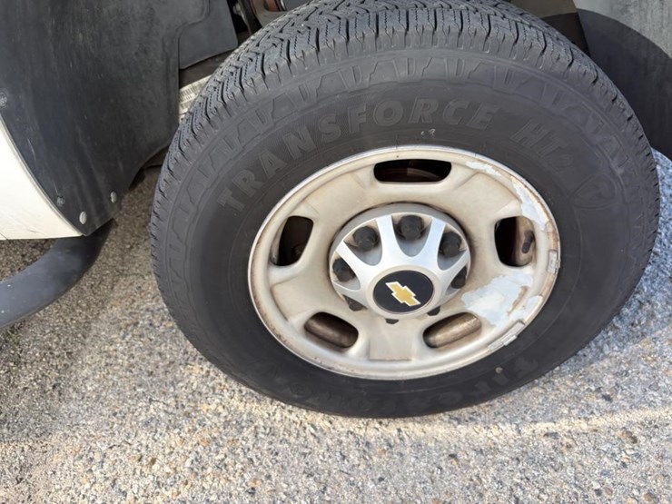 2011-chevrolet-2500-image-28