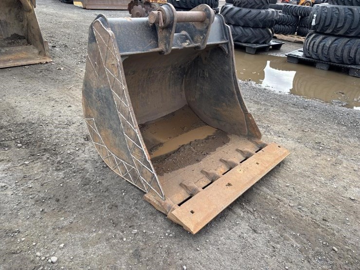 caterpillar-420-image-2