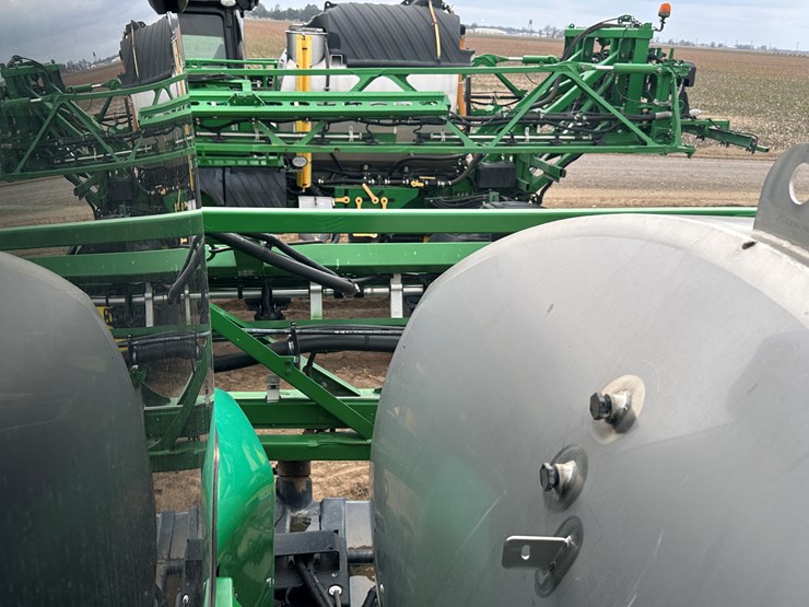 2021-john-deere-r4038-image-91