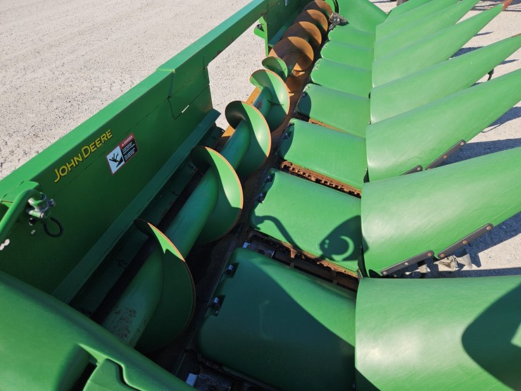 2008-john-deere-608c-image-4