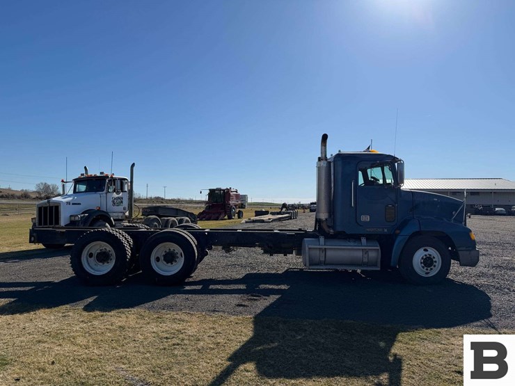 1995-freightliner-fld112-image-6