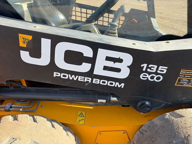2016-jcb-135-image-8