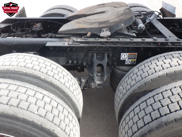 2023-kenworth-t680-image-5