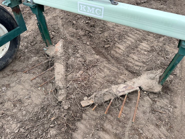 #38831-•-kmc-6-row-38"-vine-lifter-image-18