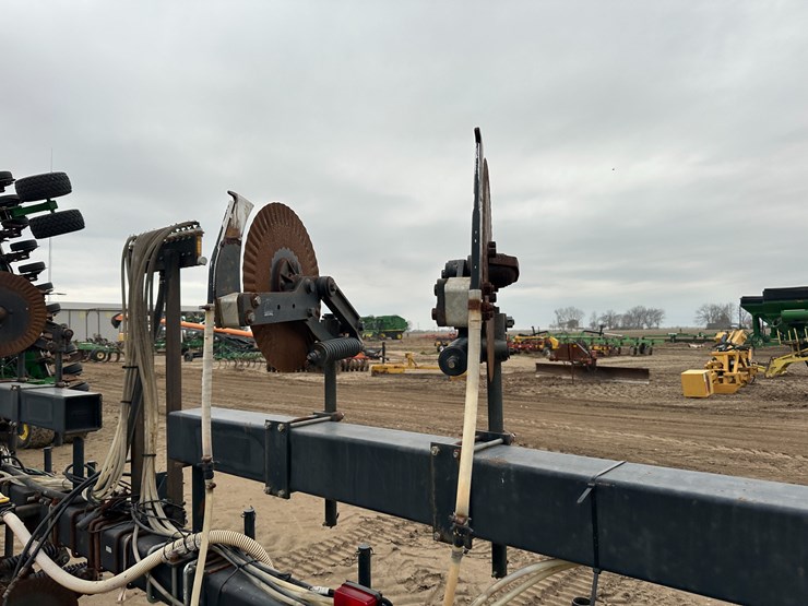 #38848-•-yetter-76"-twin-row-knife-applicator-image-13