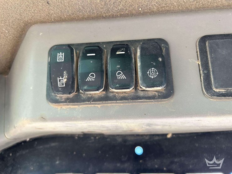 2023-caterpillar-259d3-image-16