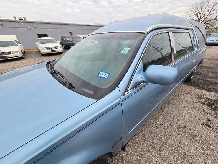 2004-cadillac-eagle-ultimate-hearse,-eagle-coachbuilders,-hearse-collector-special-image-4