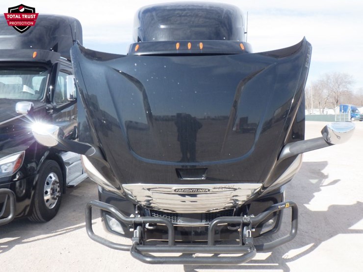 2022-freightliner-cascadia-116-image-21