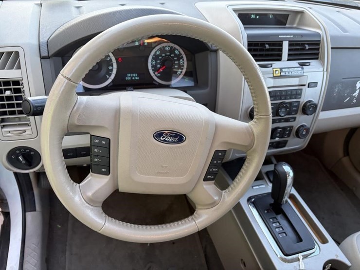 2012-ford-escape-image-14