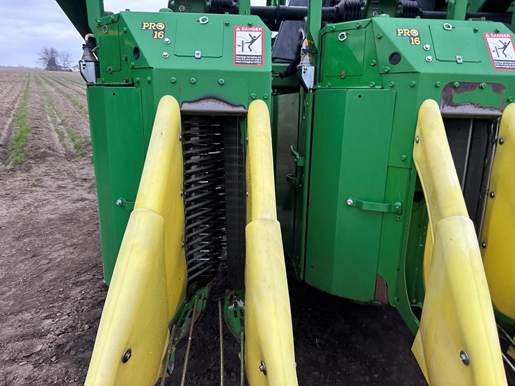 2021-john-deere-cp690-image-65