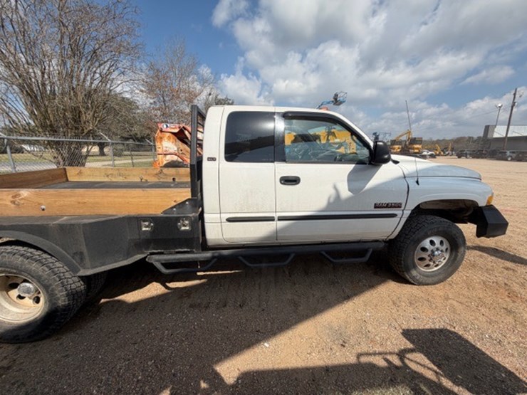 2002-dodge-ram-3500-image-7