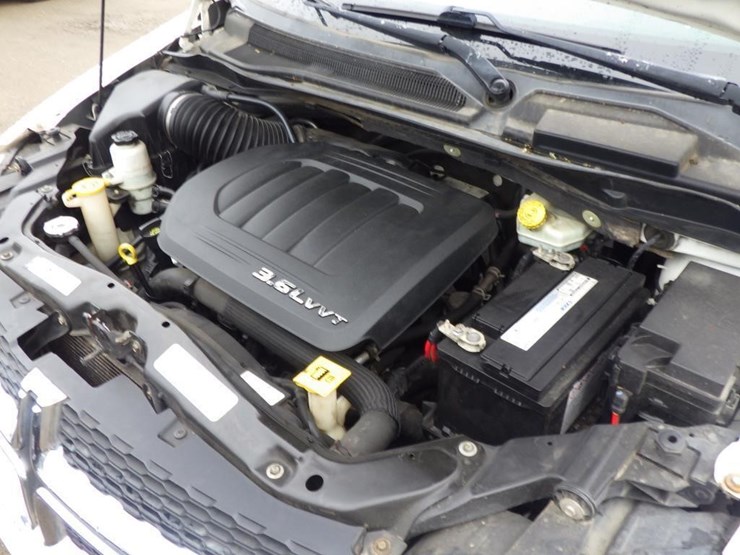 2013-dodge-grand-caravan-image-10