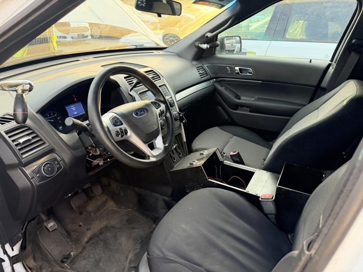 2014-ford-explorer-image-12