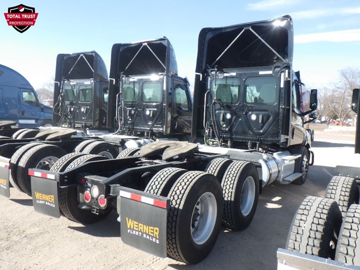 2022-freightliner-cascadia-116-image-7