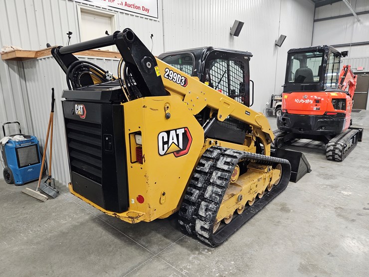 2023-caterpillar-299d3-image-17