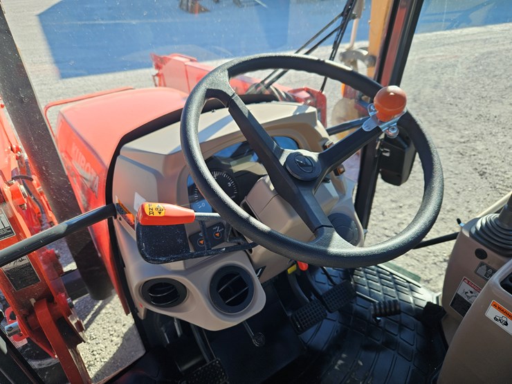 2019-kubota-m6060-image-19