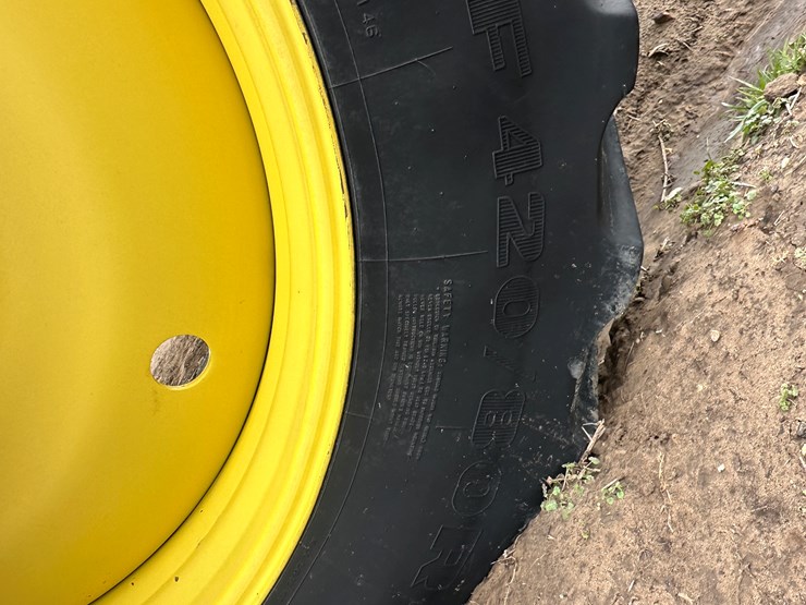 2021-john-deere-r4044-image-5