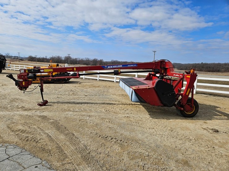 2019-new-holland-313-image-2