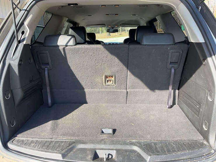 2011-gmc-acadia-image-17