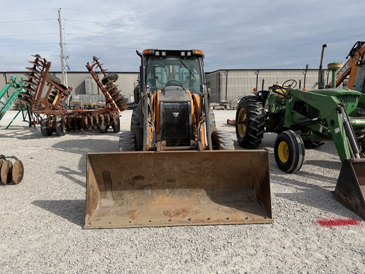 2022-case-580sn-image-2