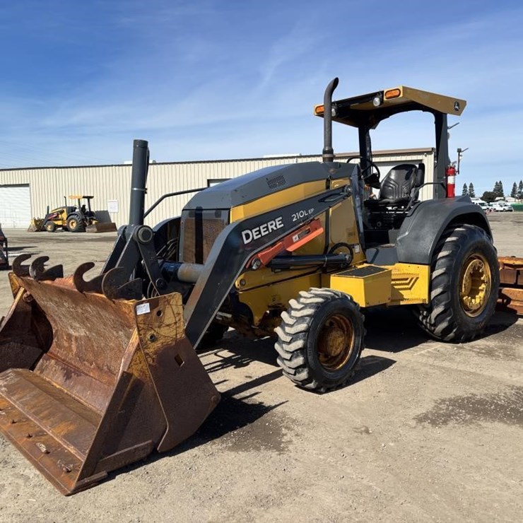 2017 DEERE 210LEP
