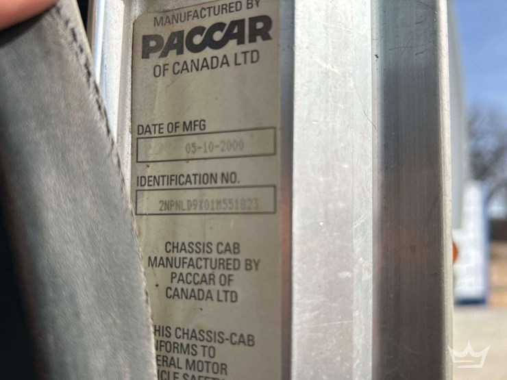 2001-peterbilt-330-image-5