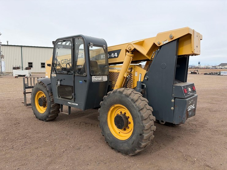 2016-gehl-rs8-44-image-7