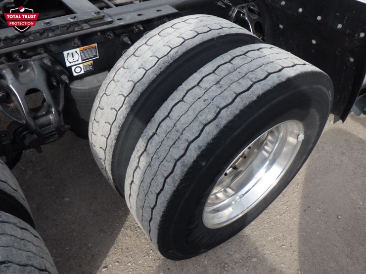 2020-peterbilt-579-image-7