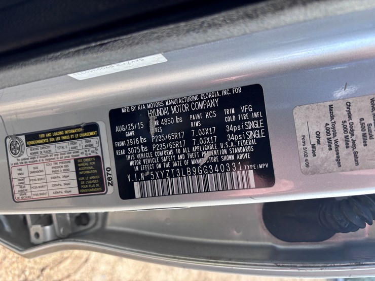 2016-hyundai-santa-fe-image-11