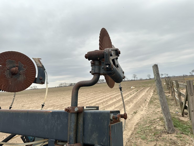 #38849-•-yetter-76"-twin-row-knife-applicator-image-29