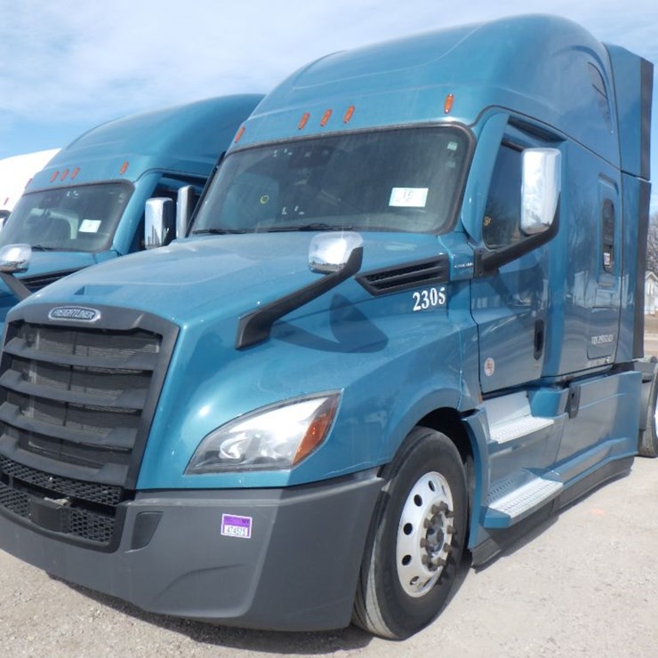 2023 FREIGHTLINER CASCADIA 126