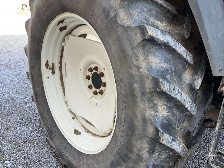 new-holland-ts100a-image-26