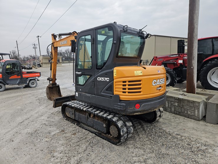 2022-case-cx57c-image-14
