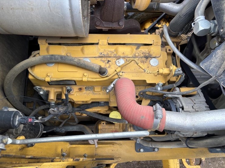 2018-deere-210lep-image-45