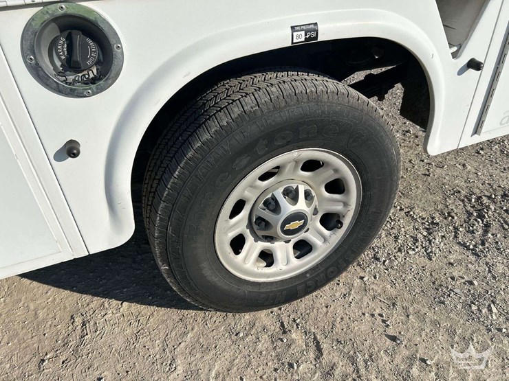 2013-chevrolet-silverado-3500hd-image-27