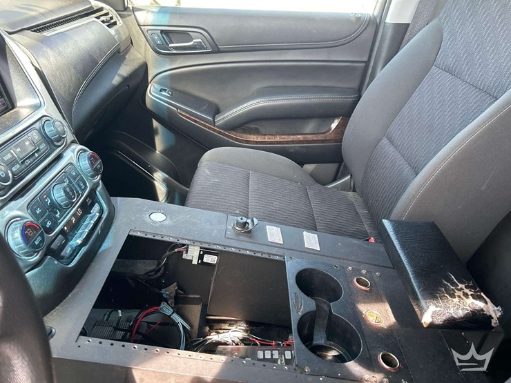 2018-chevrolet-tahoe-image-17