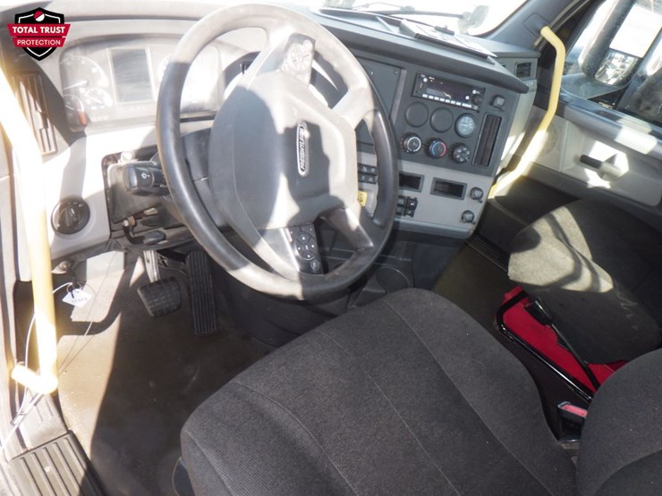 2022-freightliner-cascadia-116-image-15