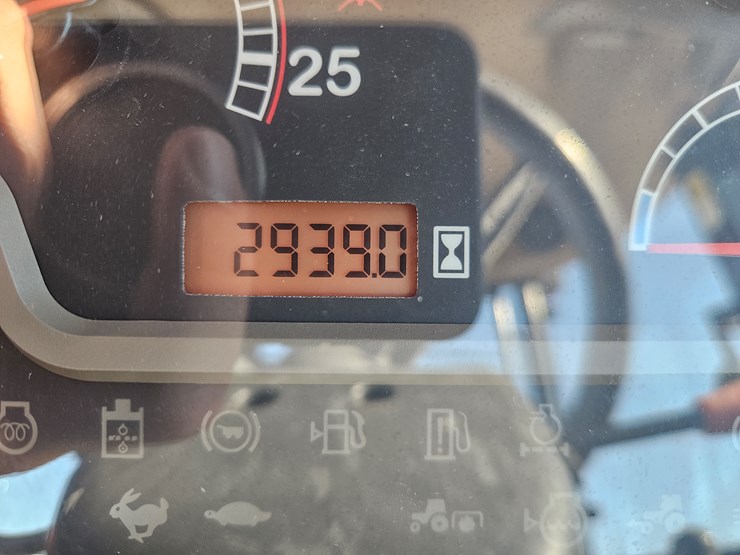 2012-case-ih-farmall-125a-image-20