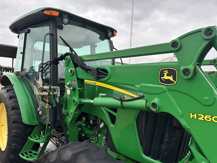 2014-john-deere-5075m-image-33