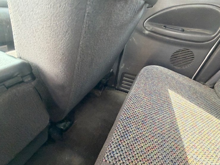 2002-dodge-ram-3500-image-32